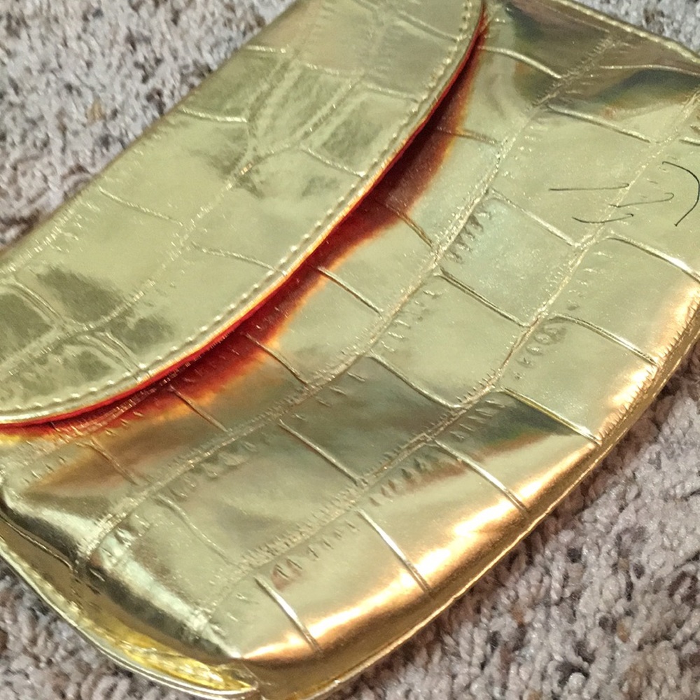 Gold pouch